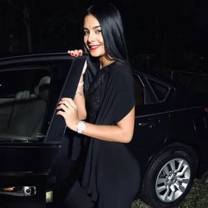 Meet your Posher, Bella